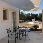 Tenuta La Pomona منزل ريفي أوستوني